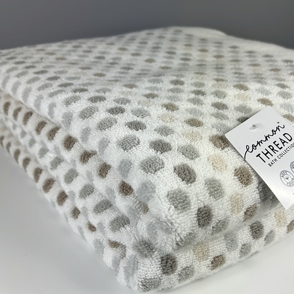 Common Thread Bath Towel Set Cream Gray Tan Dot Striped 100% Cotton 2 pc NEW - Picture 8 of 8